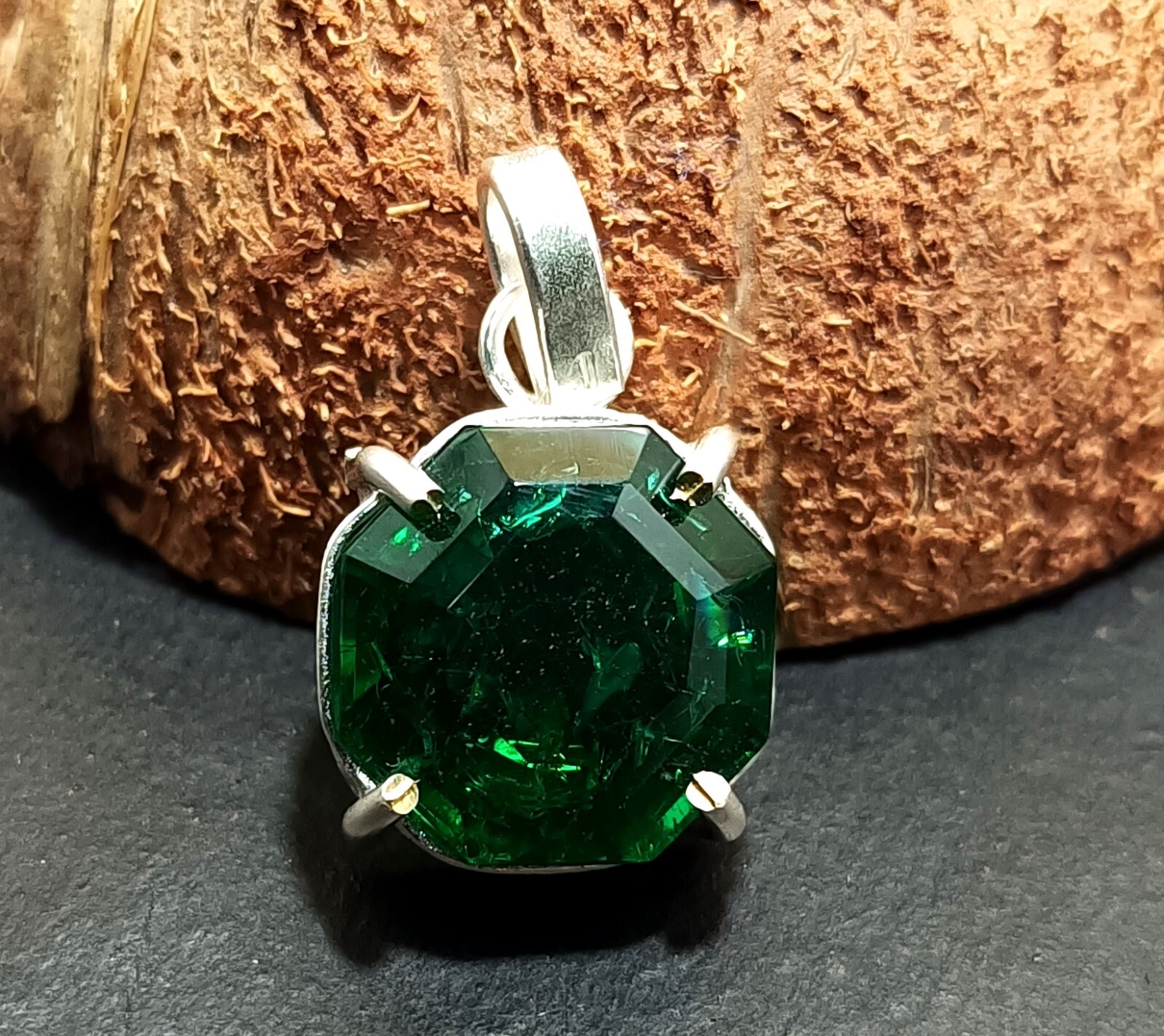 Certified 22.60 ct Natural Emerald 925 Solid Silver Asscher Cut Pendant Gemstone