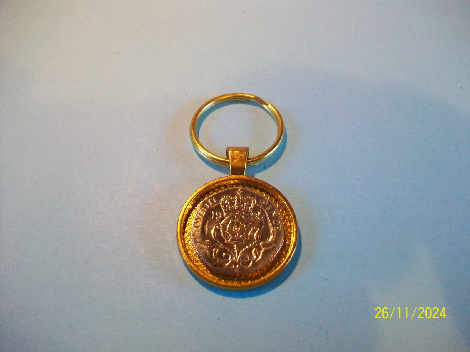 TWENTY (20) PENCE COIN – GOLD CASED PENDANT KEYRING- 1982 to 2008