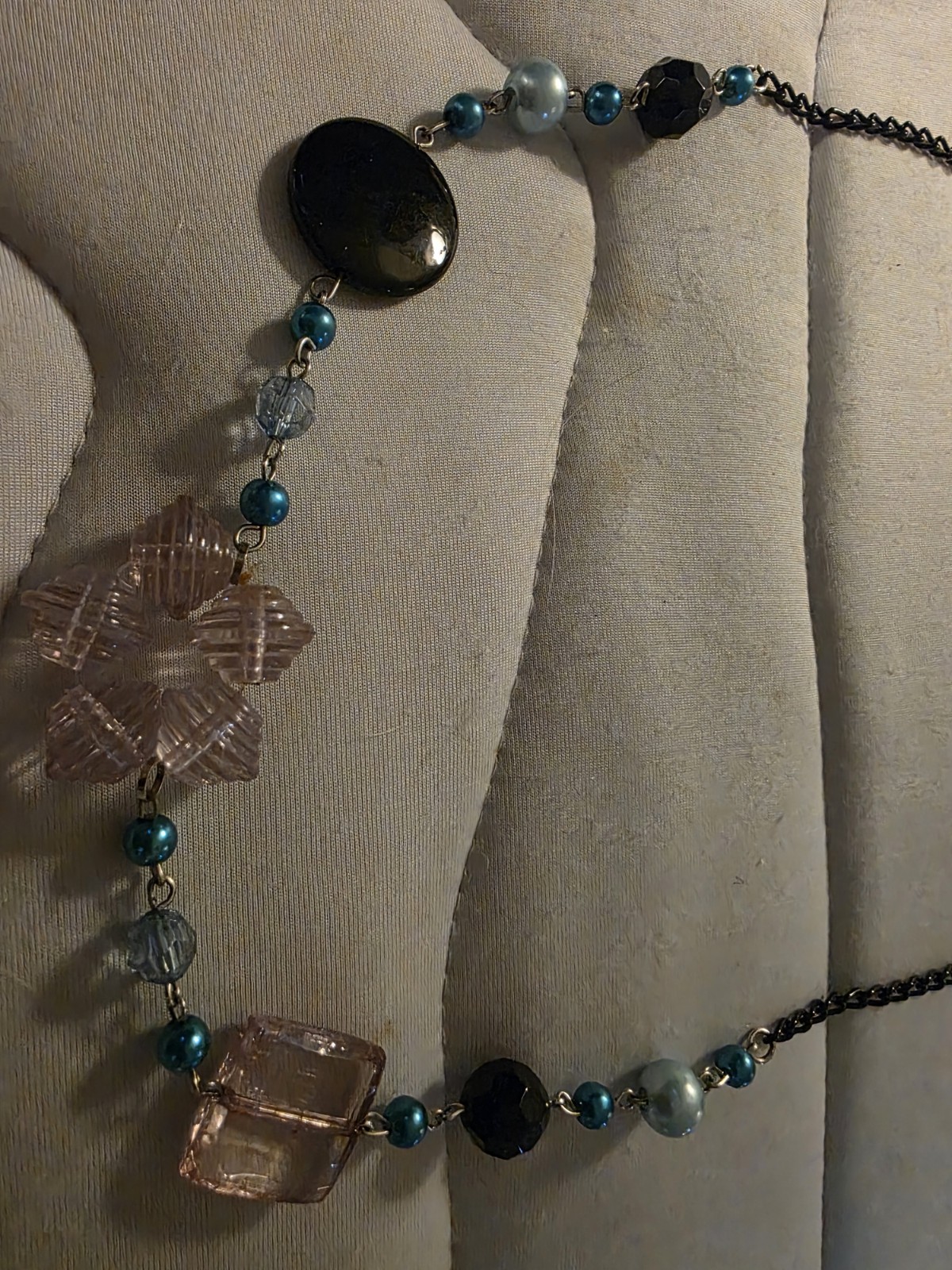 Beaded Glass Crystal Necklace Blue Pink Black Flower Pendant Cable Chain Lobster