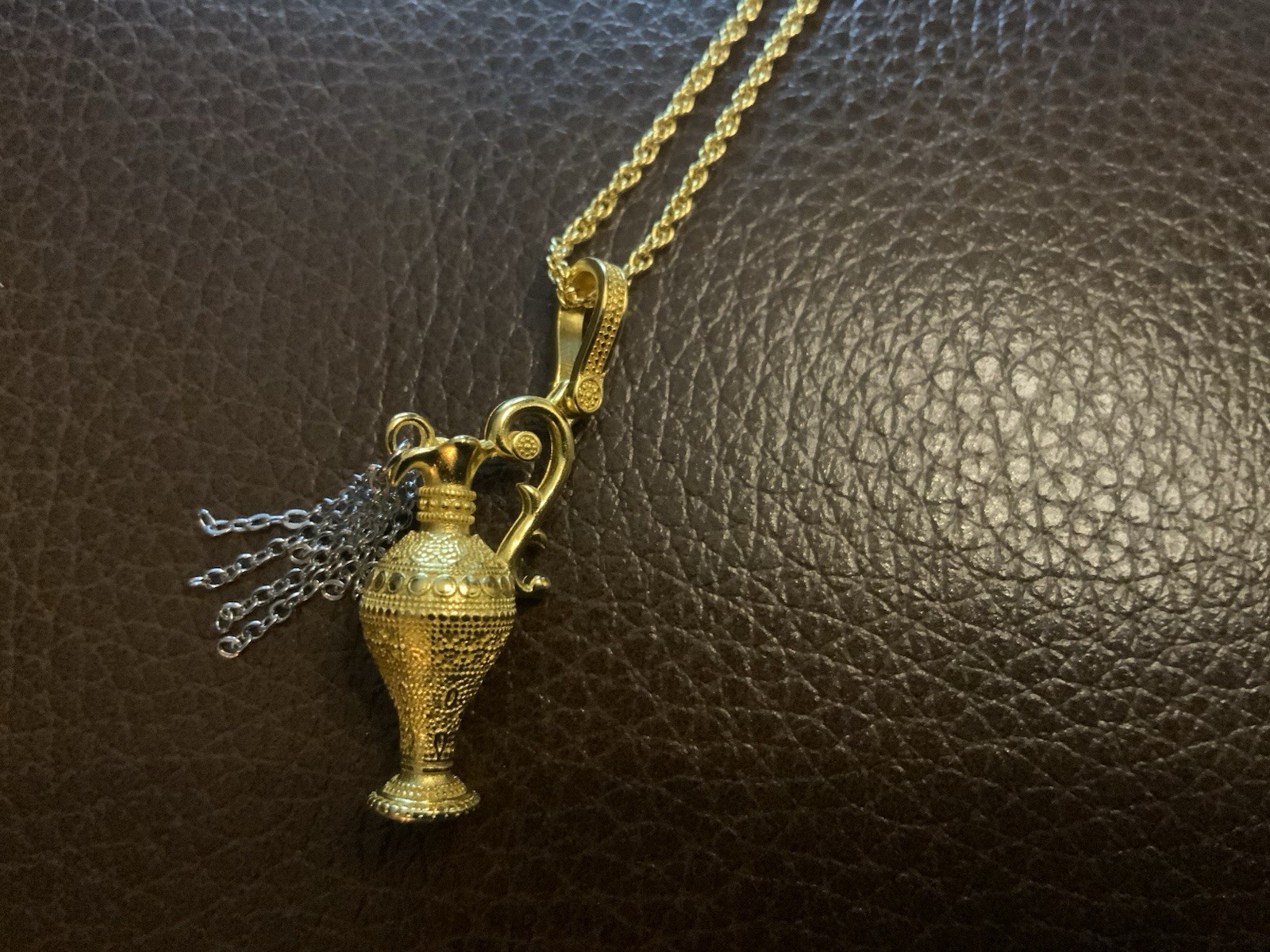 Medieval Museum Amphora Vase Necklace Chain Gold Antique VTG Boho Greek Tassel