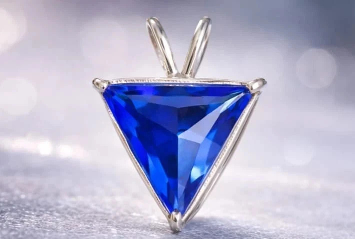 19.05 Ct Flawless Blue Color Sapphire Trillion 925 Solid Silver Pendant Gemstone