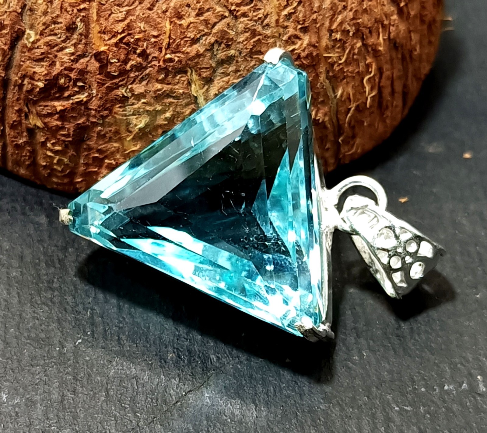 62.9Ct Trillion Aquamarine Natural Topaz 925 Solid Silver Pendant Loose Gemstone