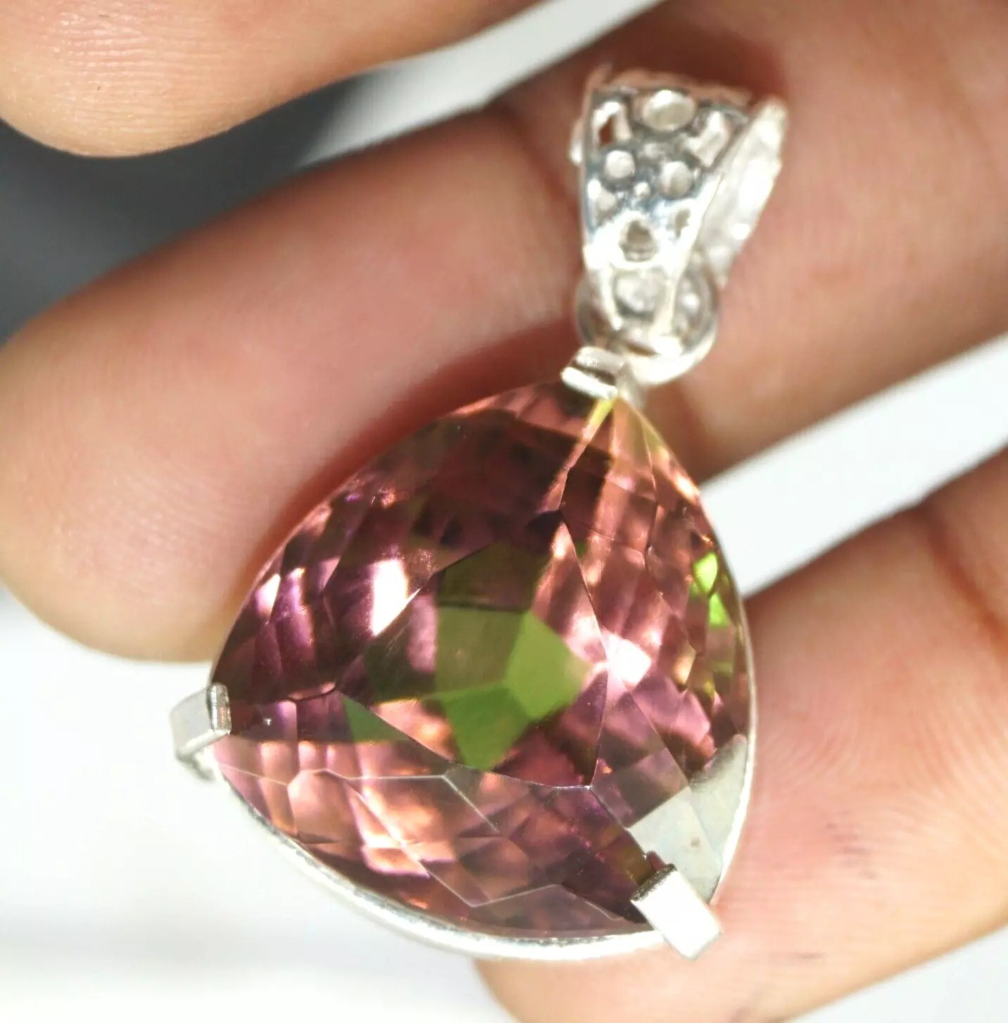 Certified 51.38 Ct Trillion Natural Zultanite 7 Color Pendant 925 Silver Jewelry