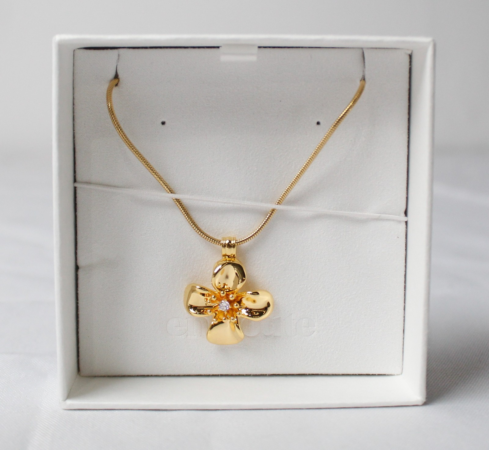 en route Women’s Cruz Flor Pendant Necklace SV3 18k Gold-Plated Length 15.75″