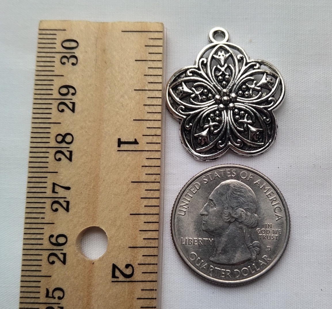 Flower Pendant Bead 3Pcs 30x26x2mm Tibetan Silver DIY Floral