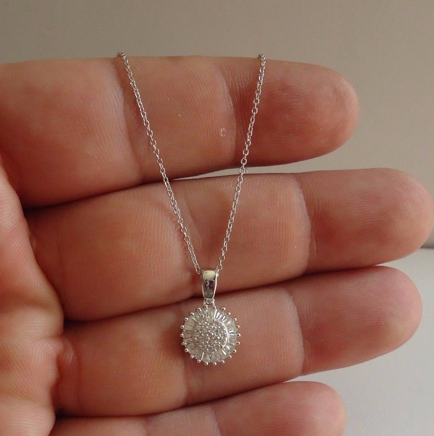 925 STERLING SILVER CLUSTER PENDANT NECKLACE W/ 1 CT LAB DIAMONDS /18”