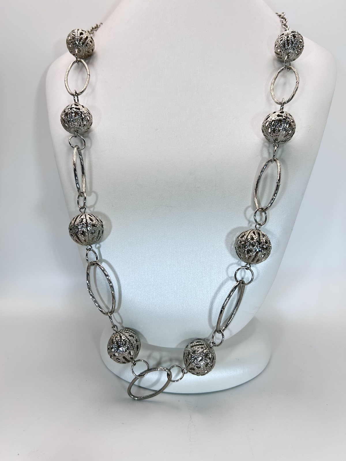 Necklace Silver Tone Filigree Ball Bead Oval Link Chain Statement Beaded
