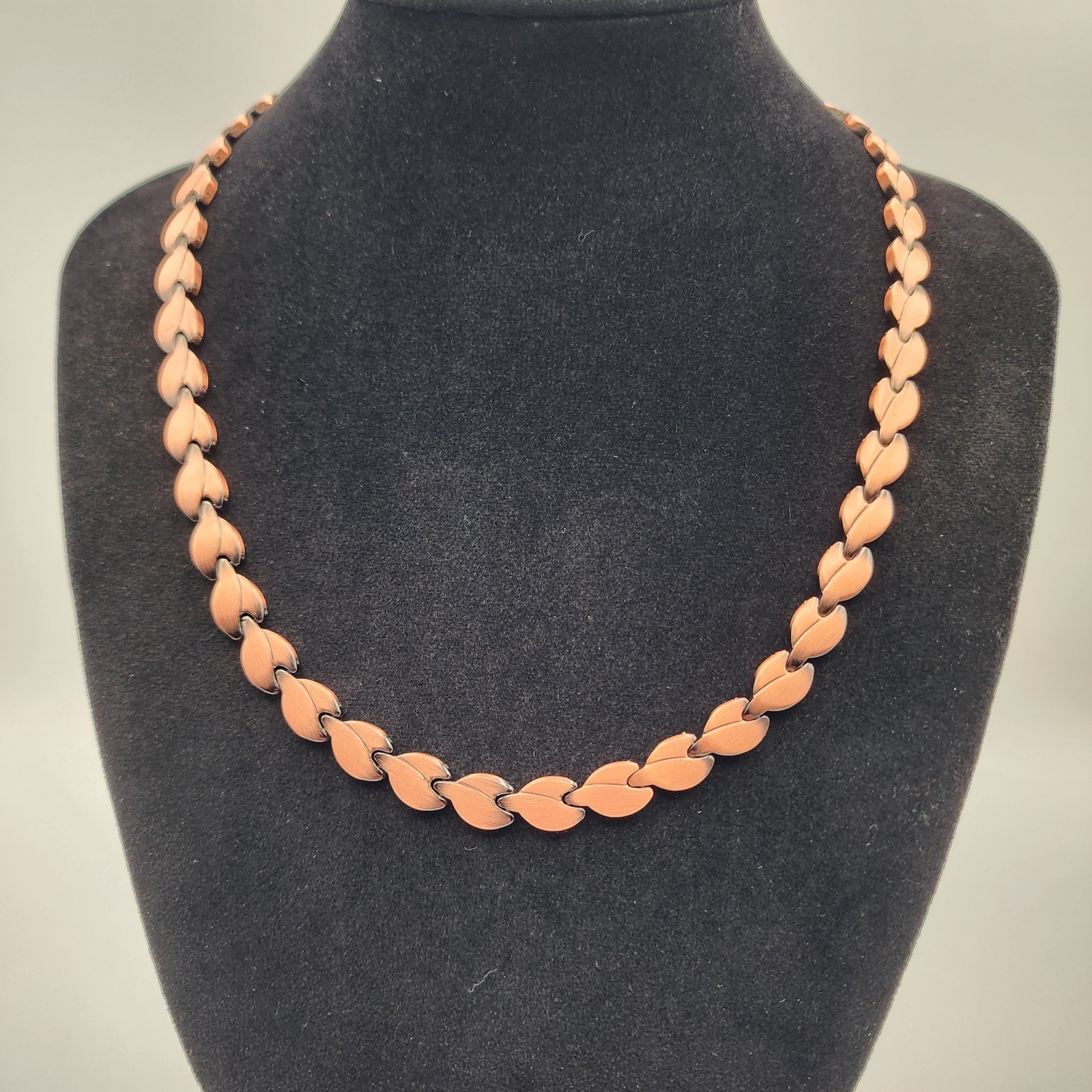 Copper Magnetic Necklace – 45 Magnets, 53 cm Therapy Necklace, Wellness Jewelry