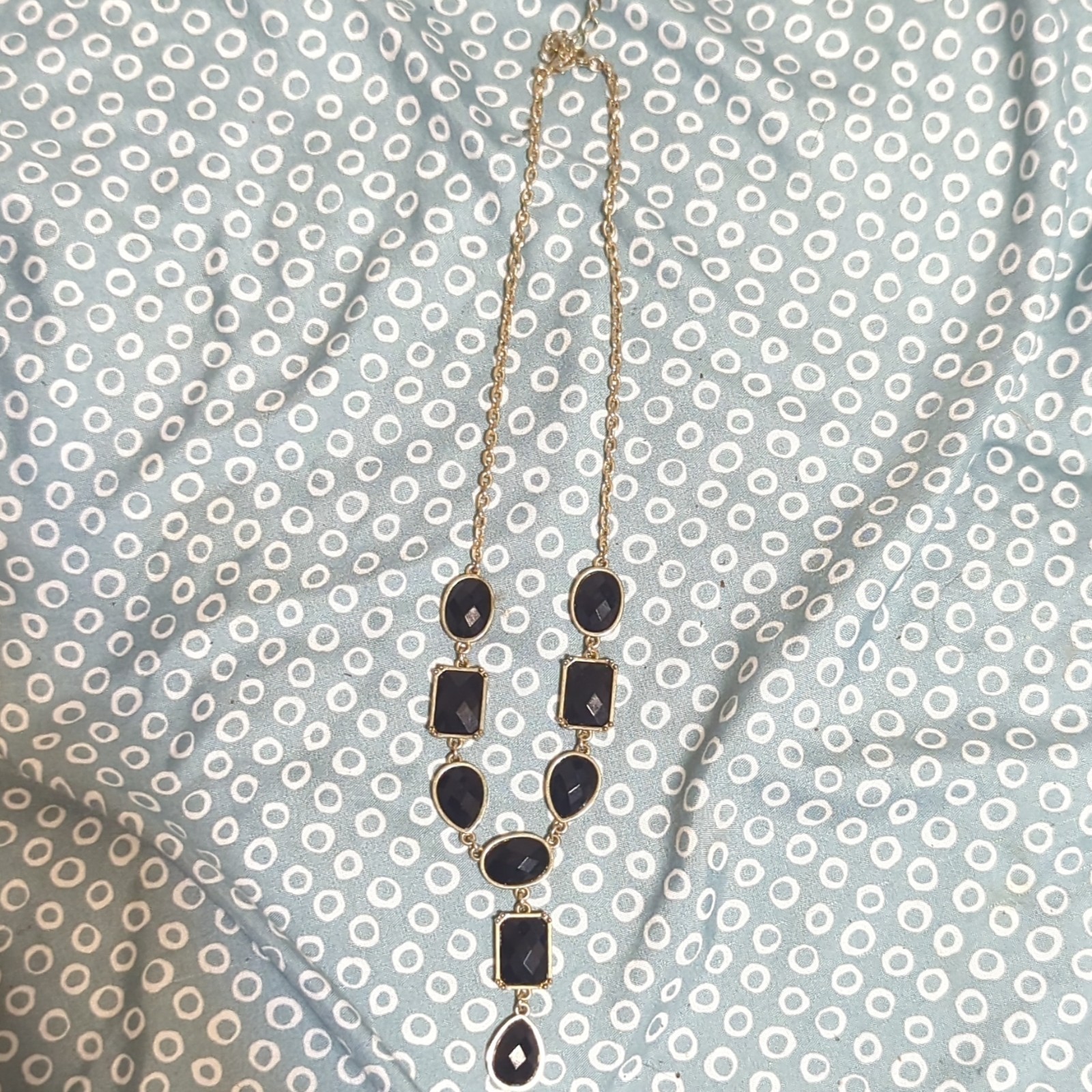 Gold Tone Oval Link Chain Necklace Black Faceted Teardrop Charm Adjustable