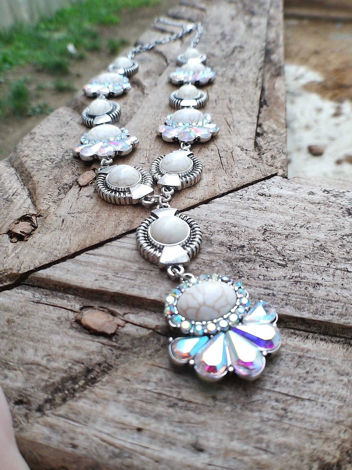 Southwest Style Turquoise Cluster Statement Necklace With Crystals
