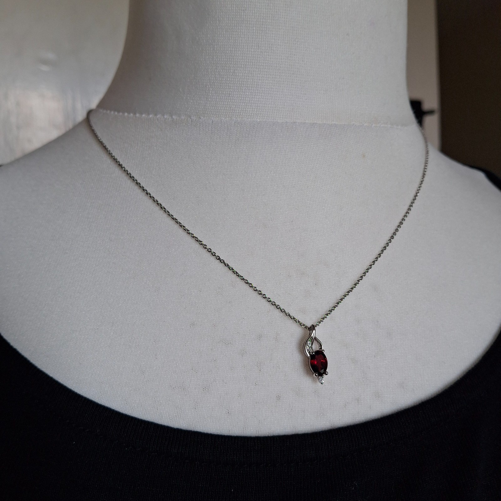 Avon Red Crystal Pendant Necklace Silver Tone Vintage Dainty 46cm