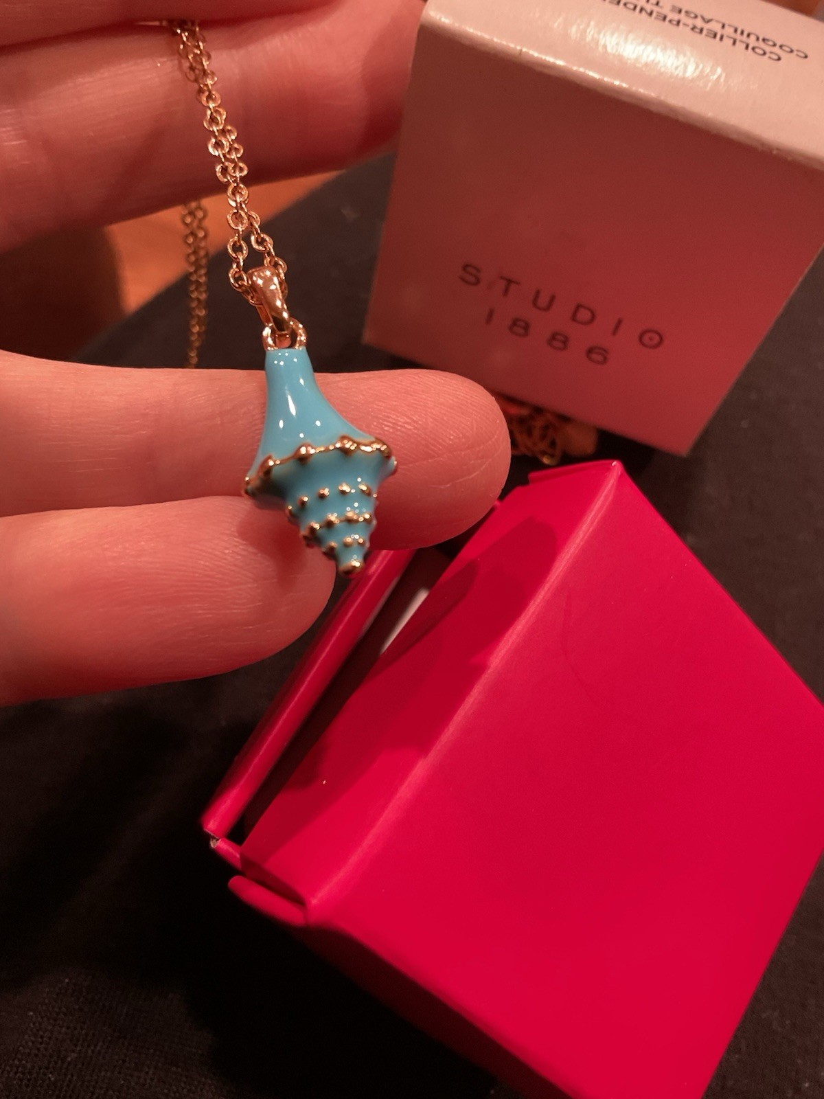 Rare NIB Avon Studio 1886 Turquoise Enamel CONCH seashell Necklace New Nautical