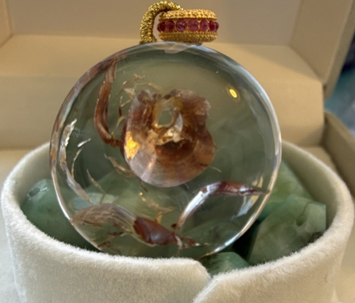Natural Golden healer quartz pendant with a natural rose figure and 925 bail