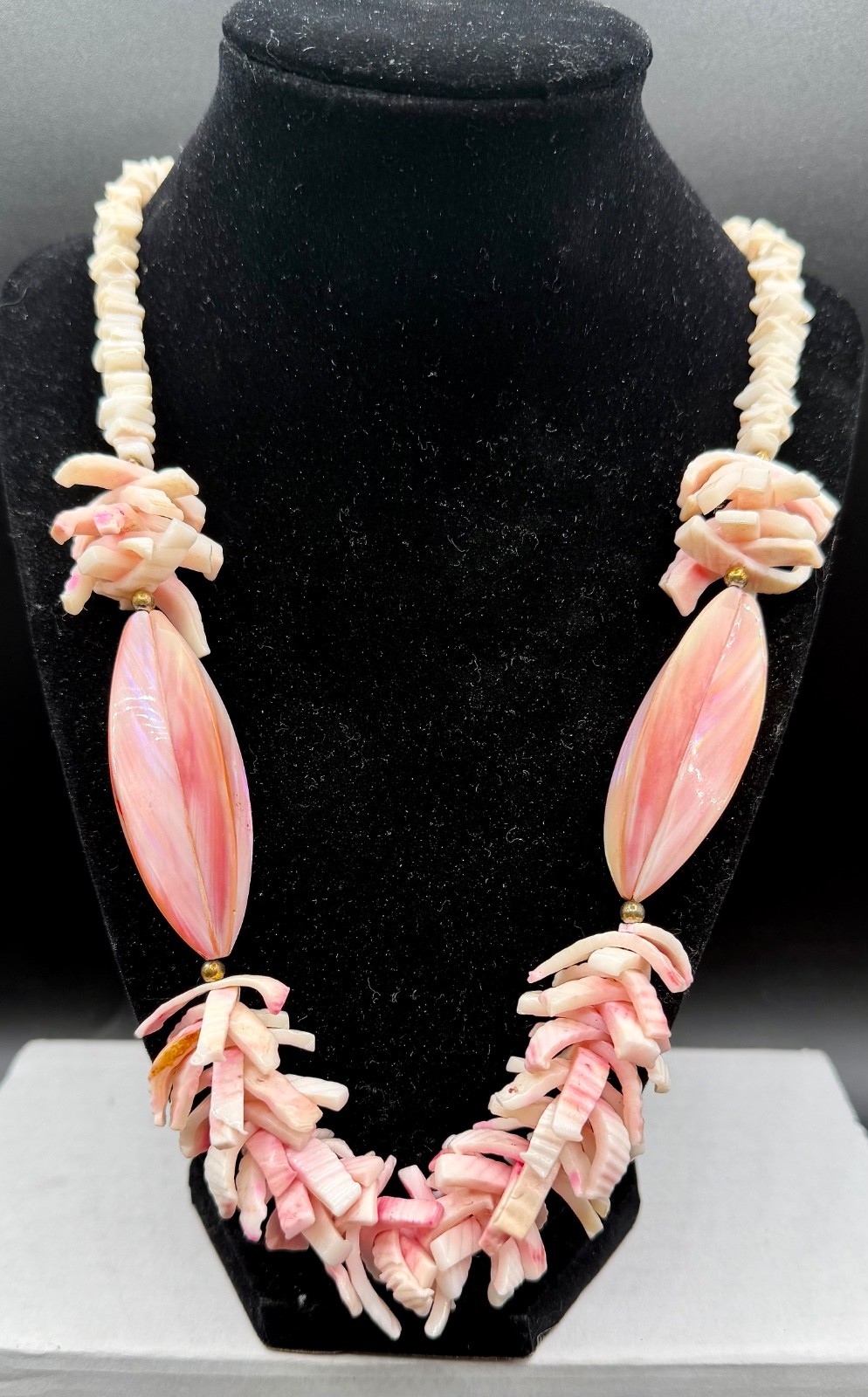 Vintage Pink Queen Conch Shell Statement Necklace Chunky Boho Heishi 1970s 26″
