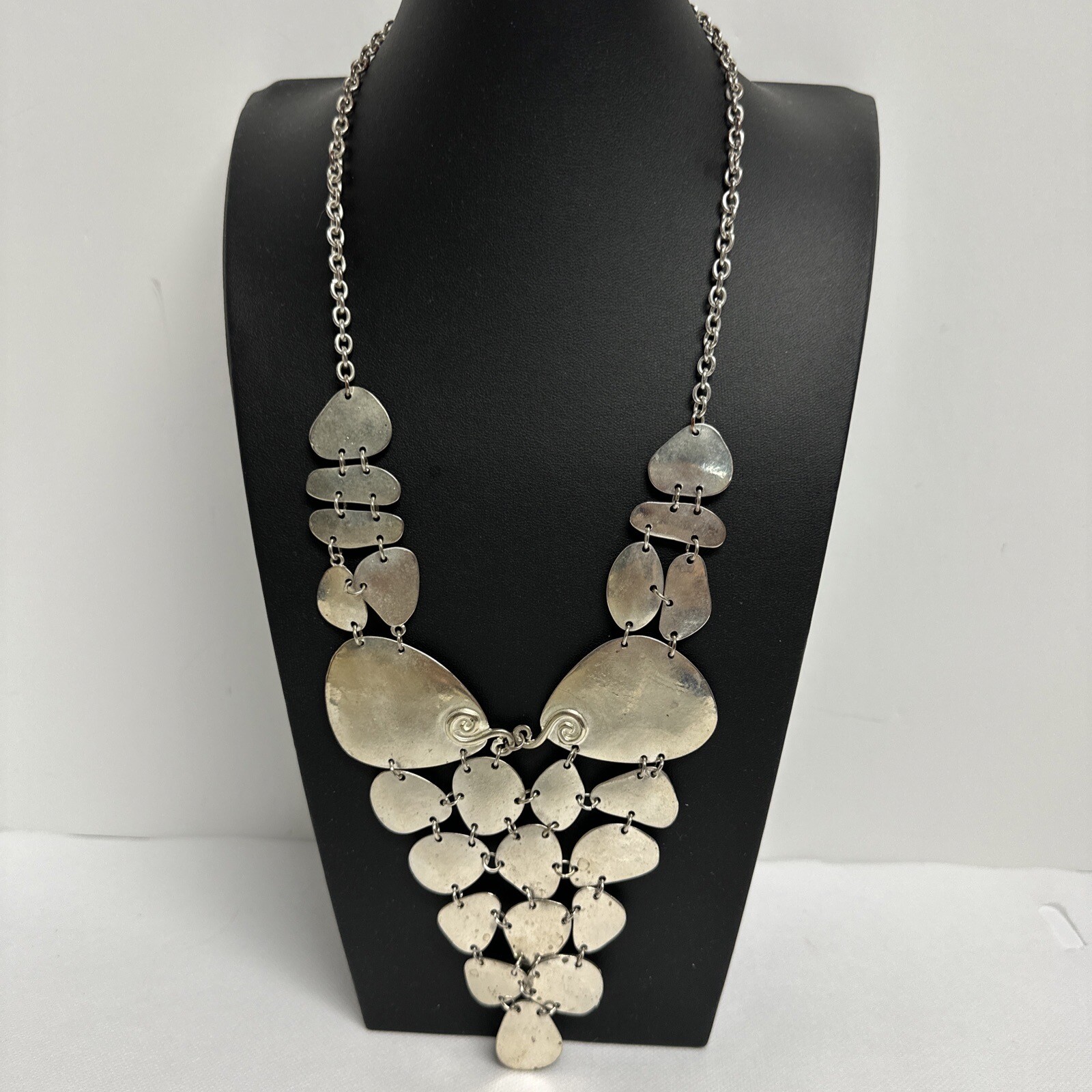 Pre-owned A.N.A. NEW YORK Approach Statement SilverTone Necklace Chunky Bib