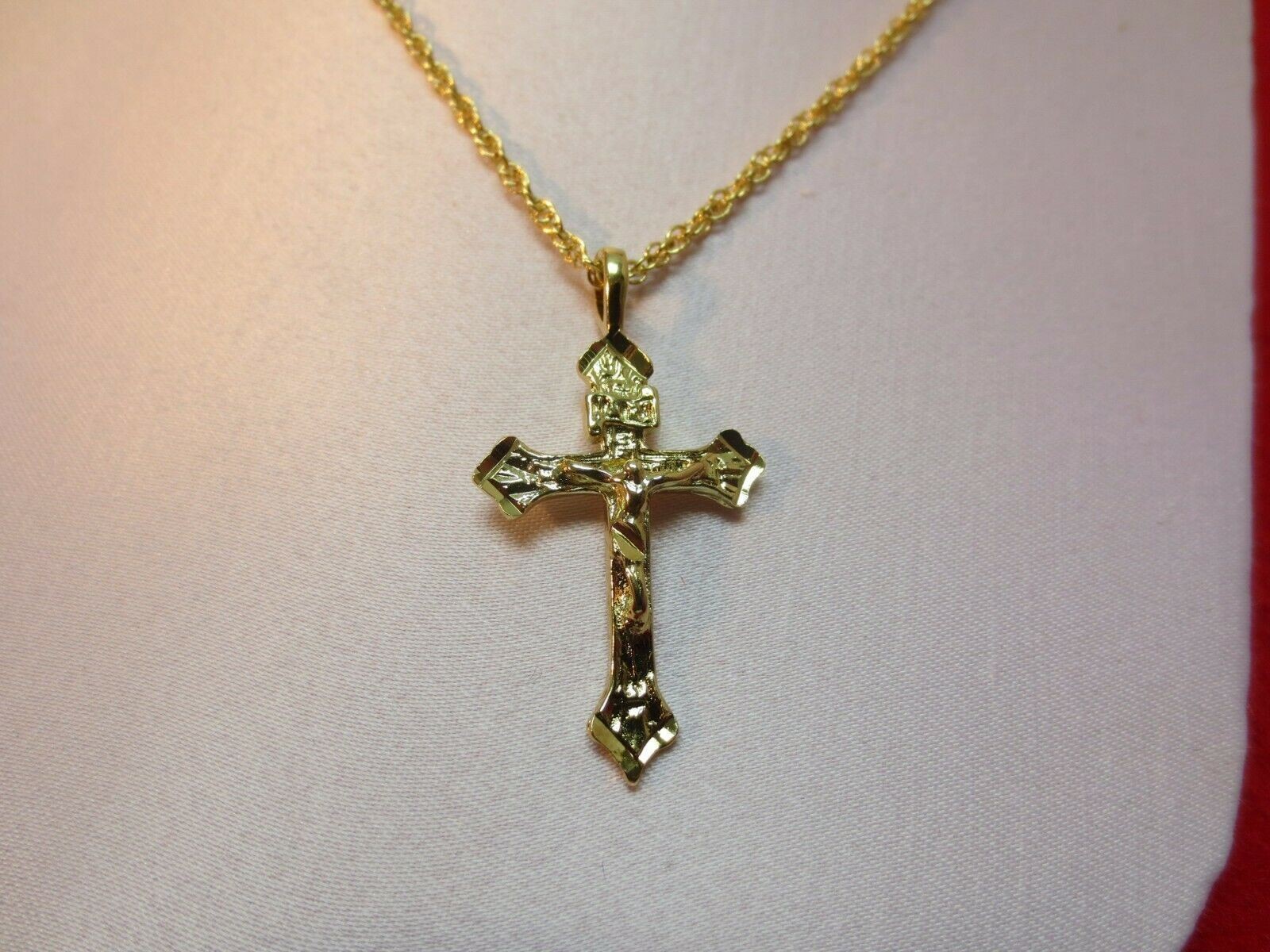 14 KT GOLD PLATED ABOUT 1 1/2 INCH CRUCIFIX CROSS W/ 24″ ROPE CHAIN-2623