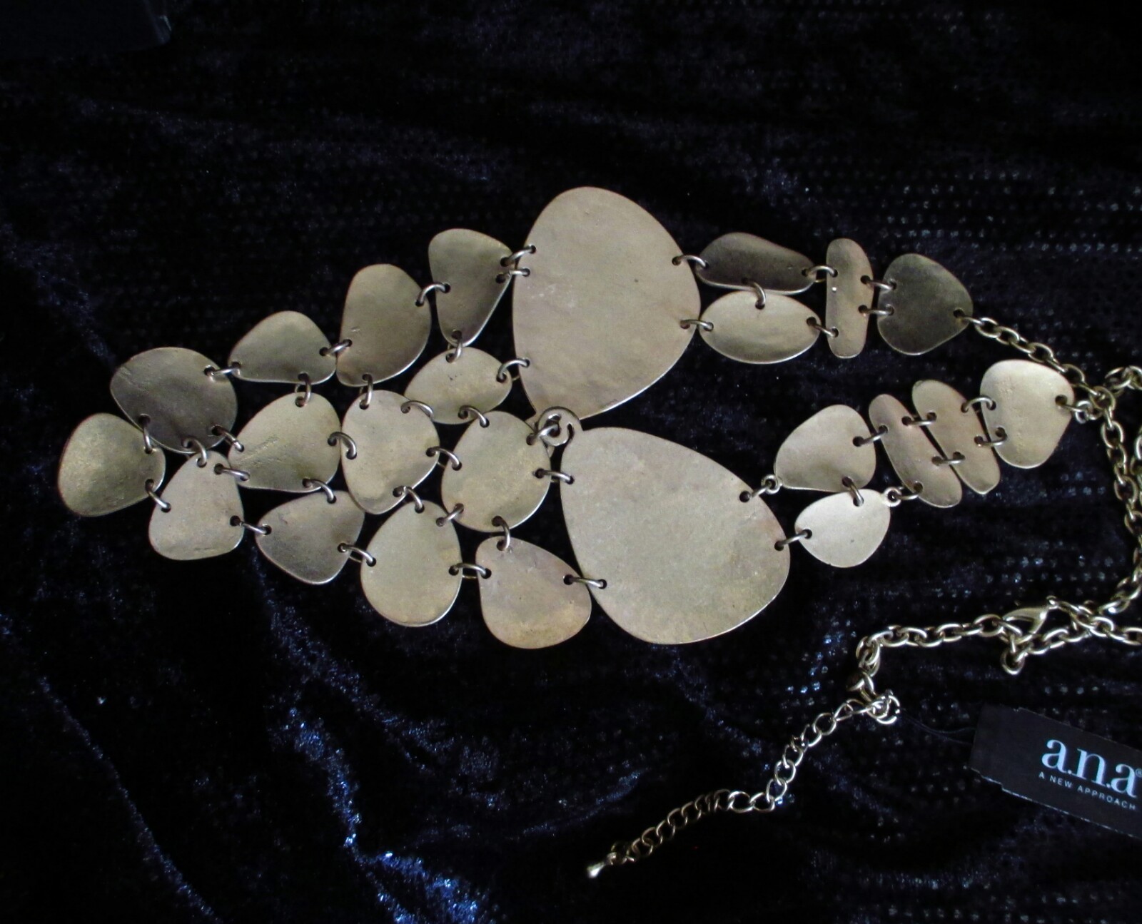 NWT Designer A.N.A N.Y. NEW YORK Approach Statement Goldtone Necklace chunky big