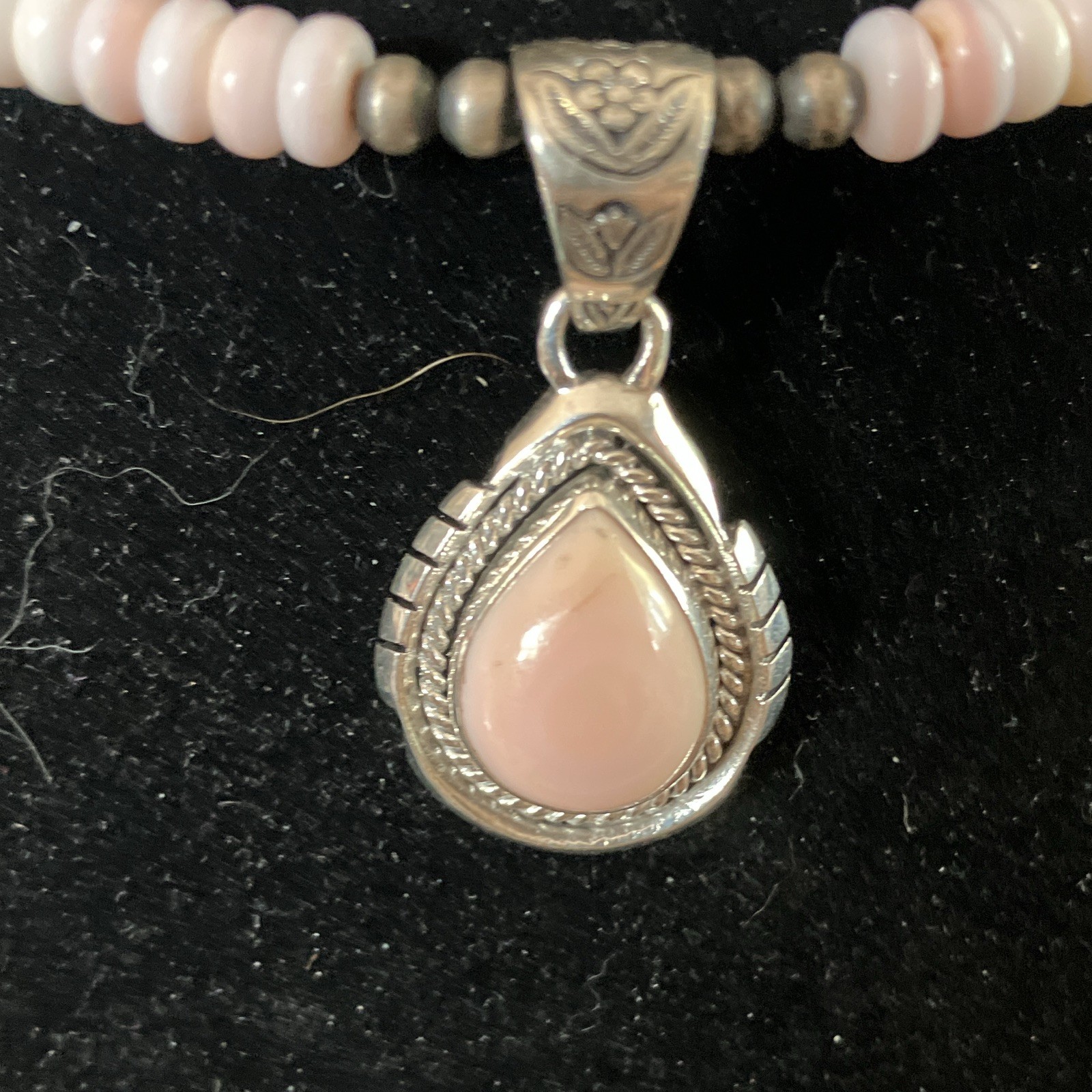 Pink Conch & Sterling Bead Stretch Choker Necklace & Teardrop Pink Conch Pndnt