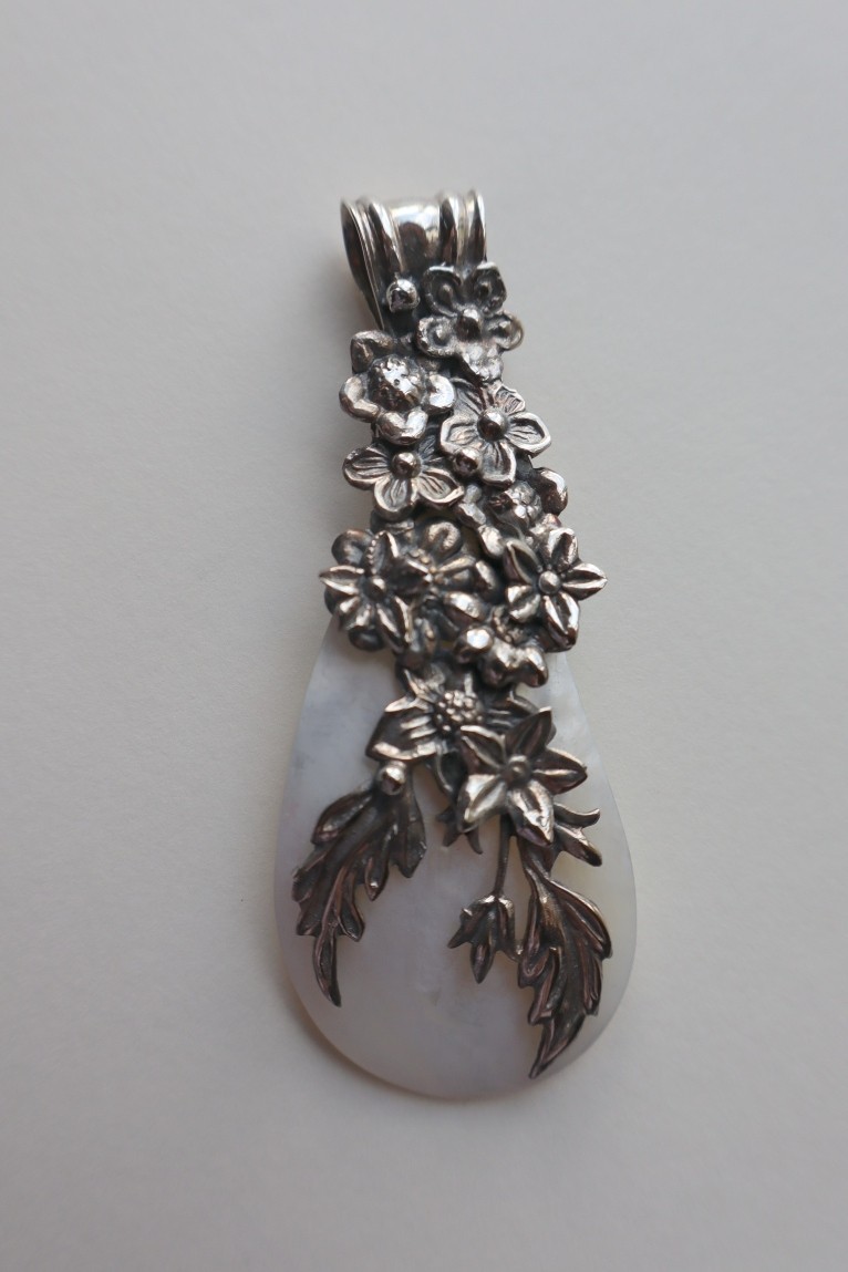 .925 Sterling Silver MOTHER OF PEARL mop LARGE teardrop flower PENDANT 3″ long