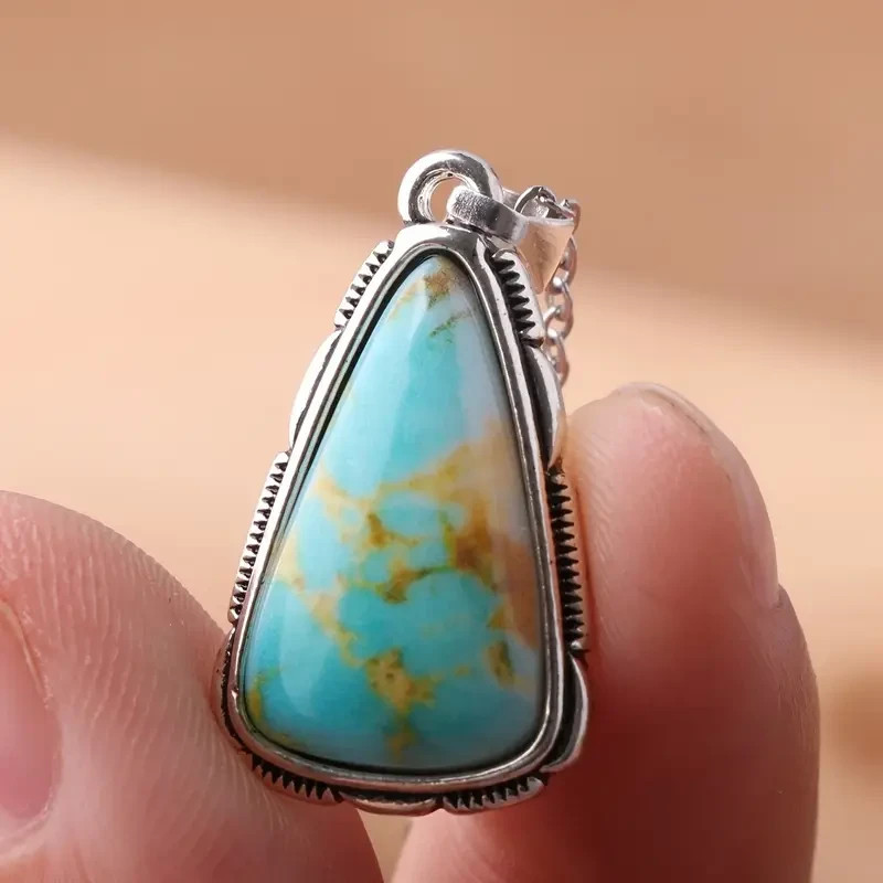 Beautiful Ryan Turquoise Pendant & 18″ Necklace! FREE SHIPPING IN THE USA!