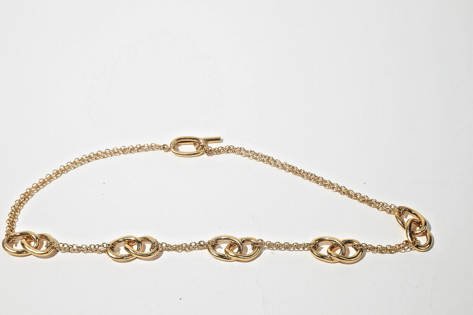 18″ Gold Tone Delicate Chain Necklace 5 Interlocking Oval Stations Toggle Close