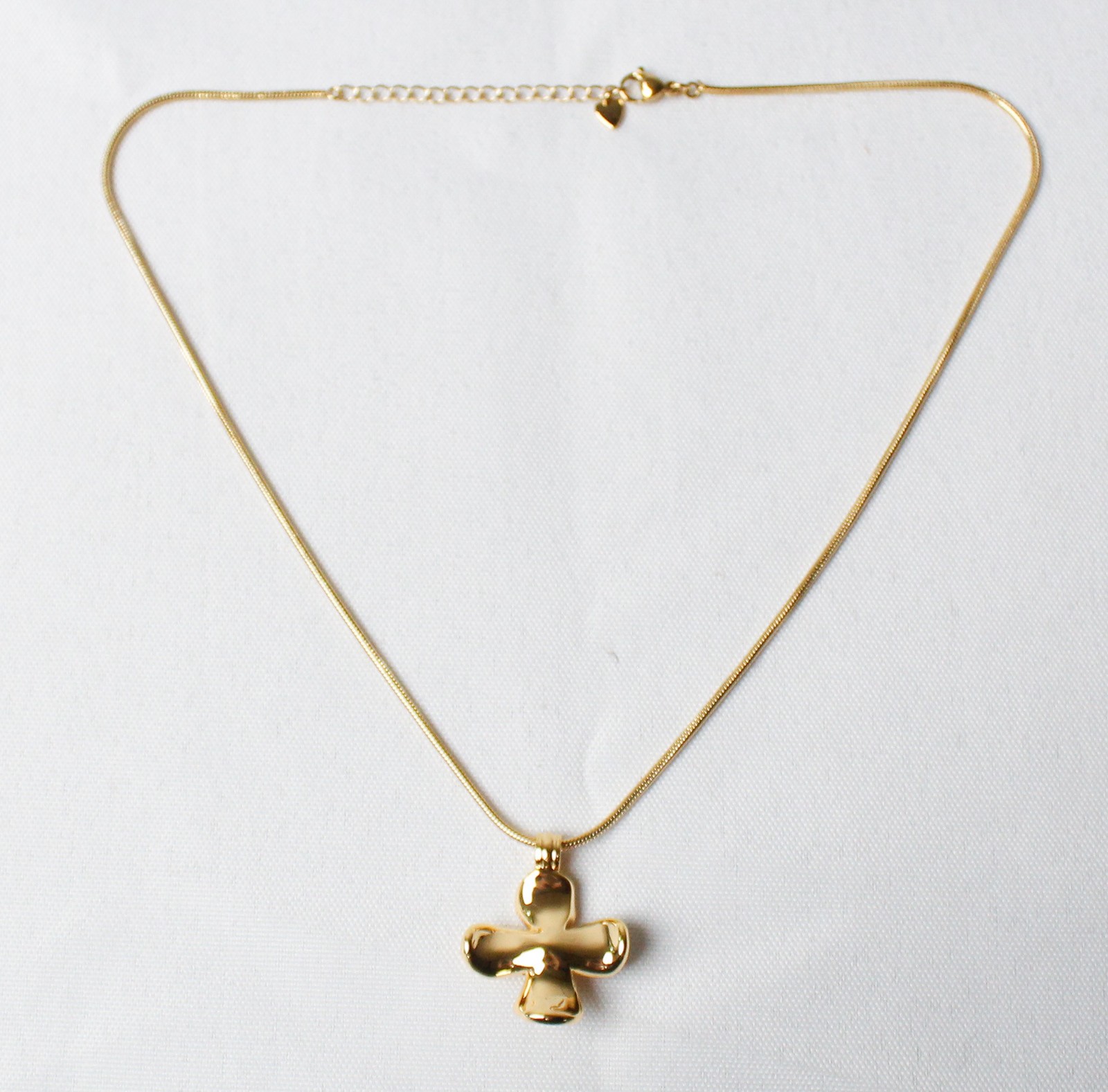 en route Women’s Cruz Flor Pendant Necklace SV3 18k Gold-Plated Length 15.75″