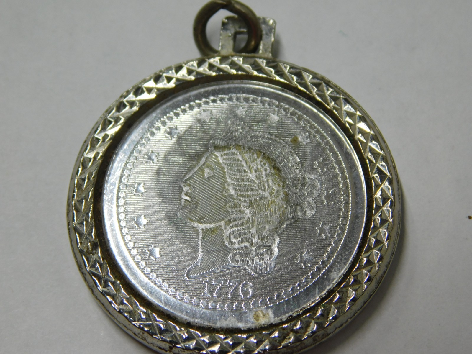 G5 Vintage 1776 Liberty Coin Replica Pendant Twenty D Silver Tone Medallion