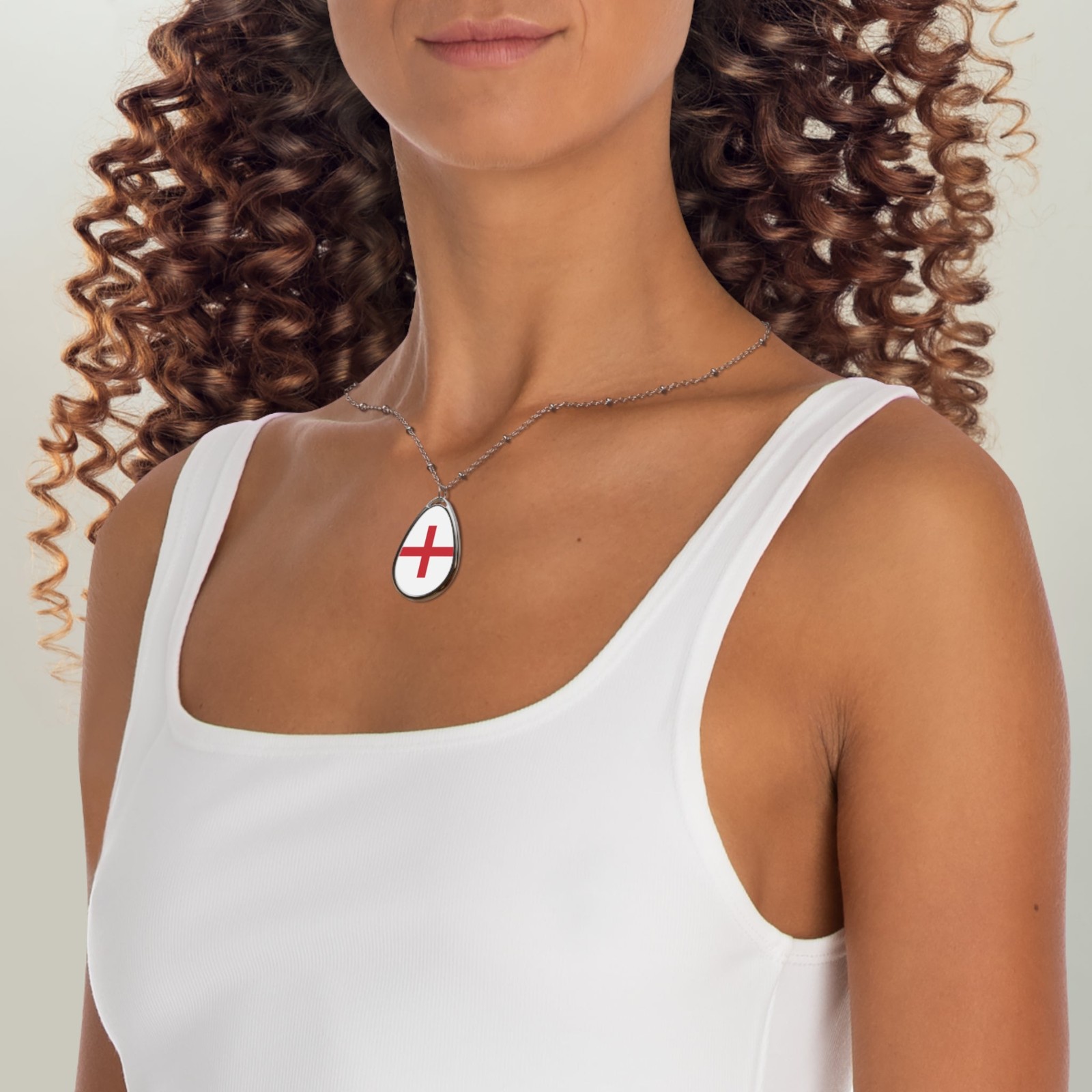 England Flag Oval Necklace – Zinc Alloy Pendant – One Size / Silver