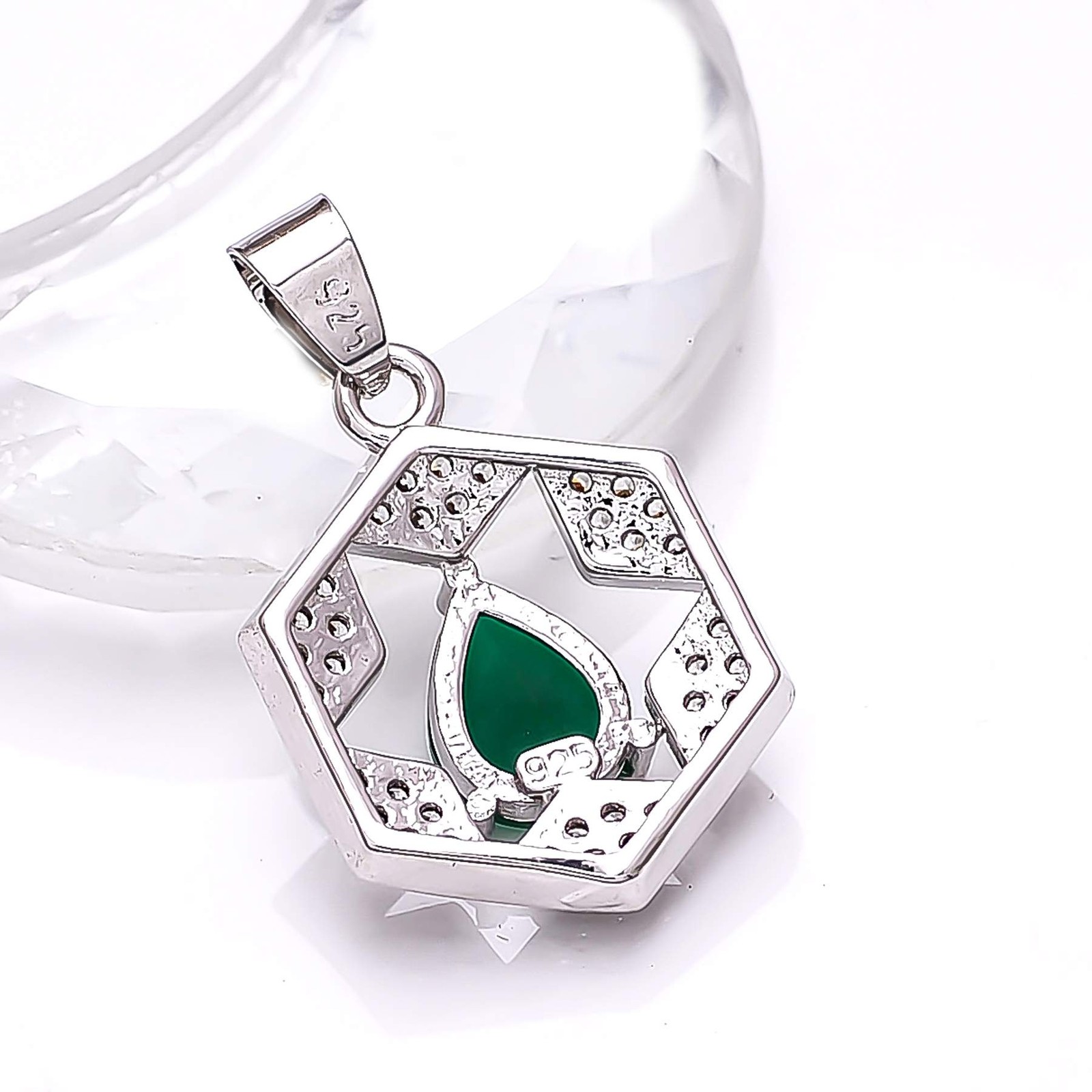 Emerald – Simulated & Cubic Zirconia Gemstone 925 Silver Pendant 1.00″ P47