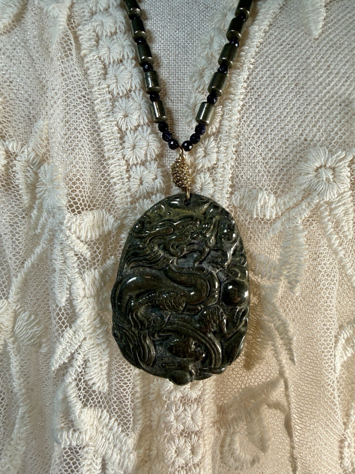 Dragon Pendant Necklace Black/Grey – Estate
