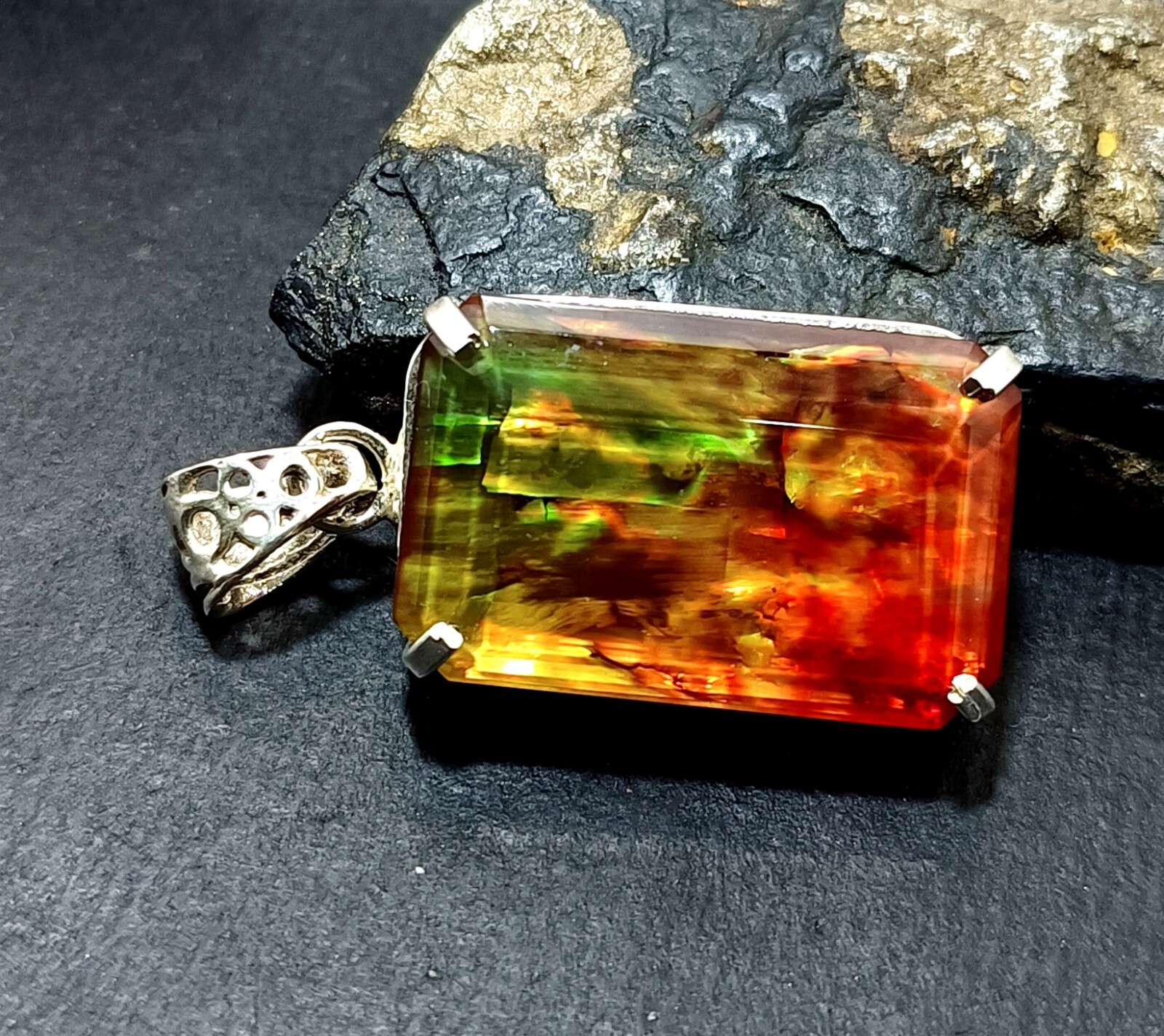 58.40 Ct Natural Ammolite 925 Solid Silver Rainbow PENDANT Certified Gemstone