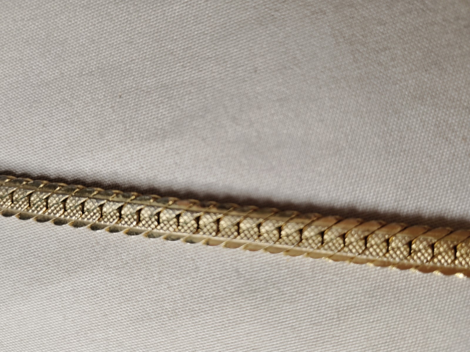 Gold Tone Herringbone Chain Necklace Lobster Clasp 19-24″