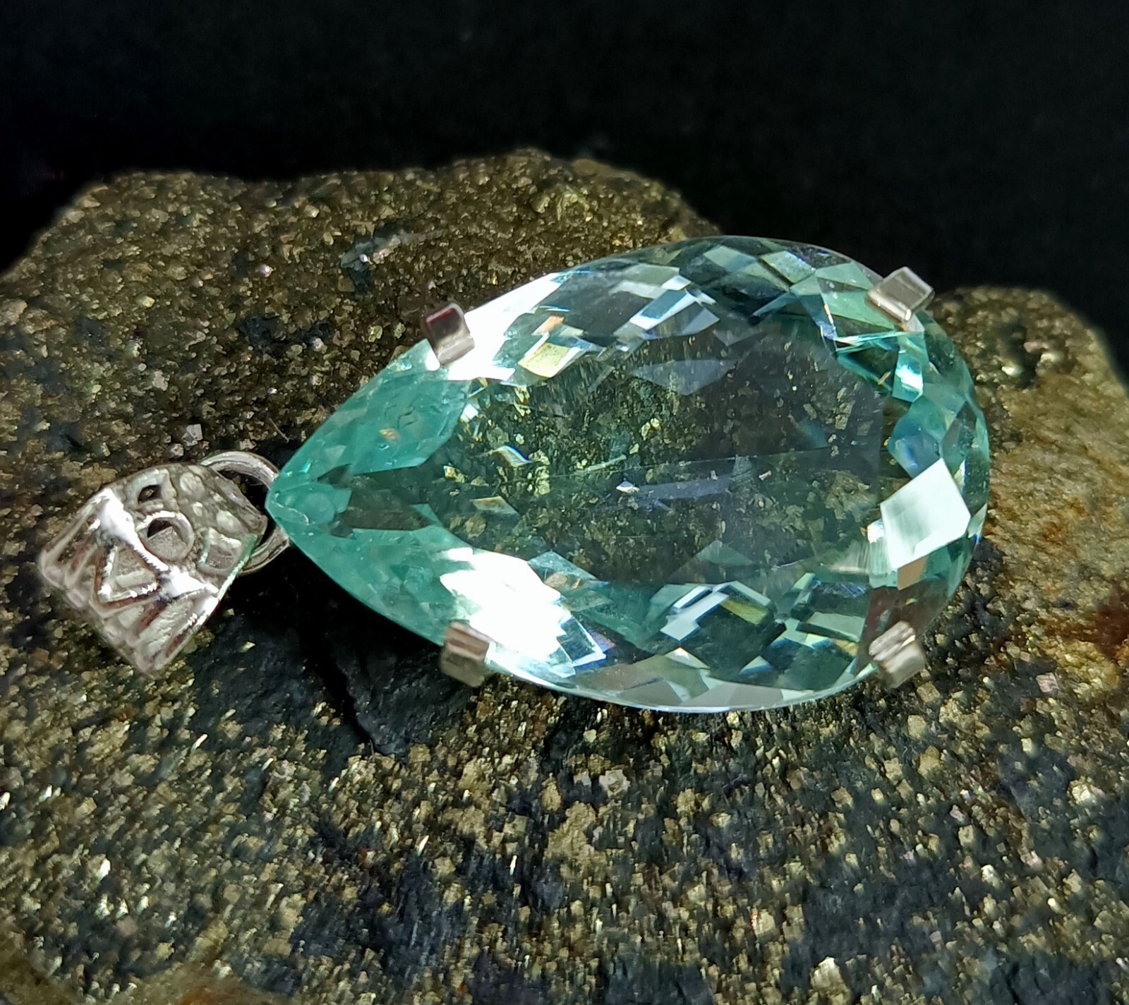 Natural 60.20 Ct Brazilian Pear Cut AQUAMARINE Topaz Pendant 925 Silver Gemstone