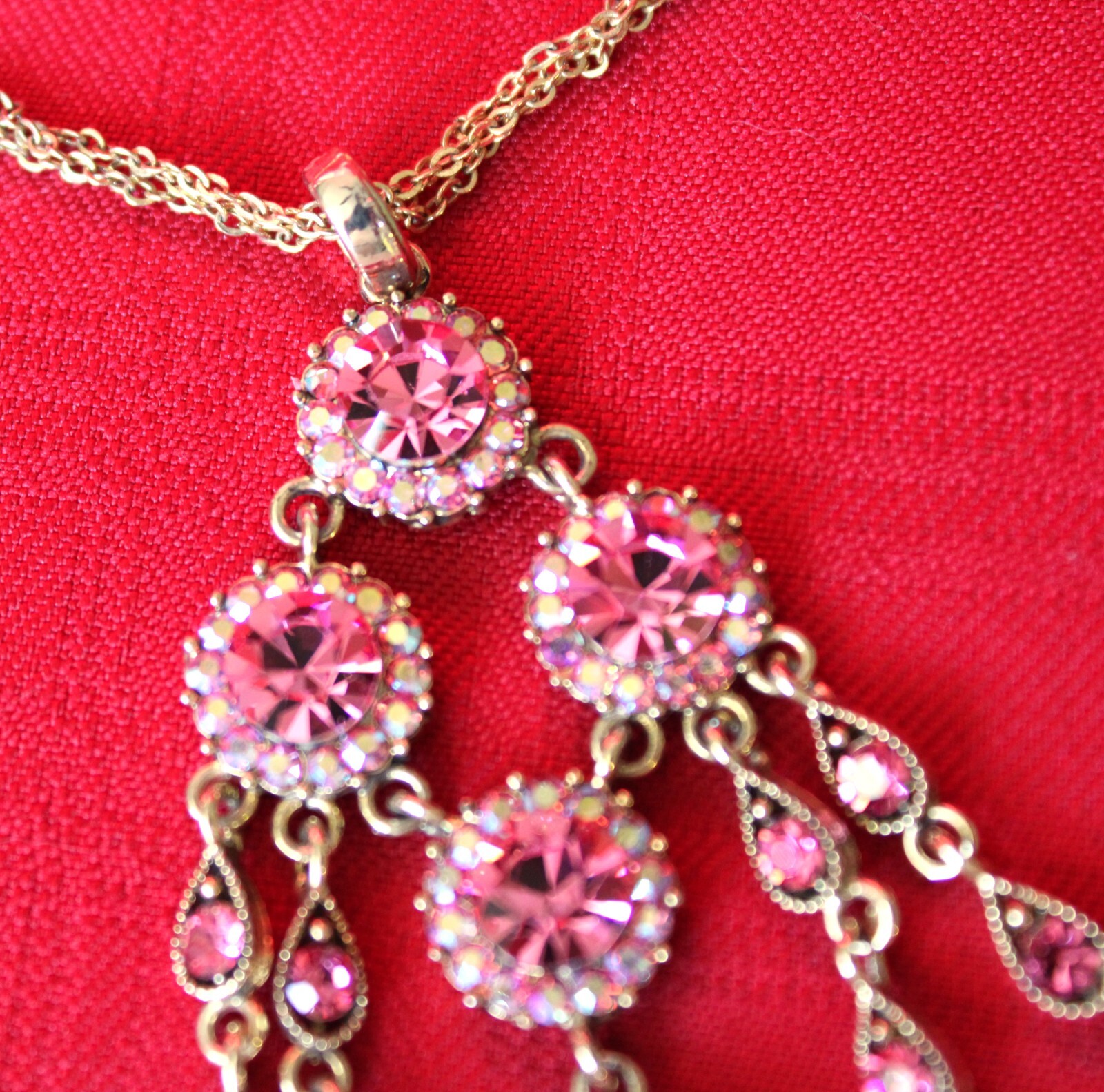 BARBIE WORTHY PINK CRYSTAL CHANDELIER NECKLACE ON TRIPLE STRAND GOLD TONE CHAIN