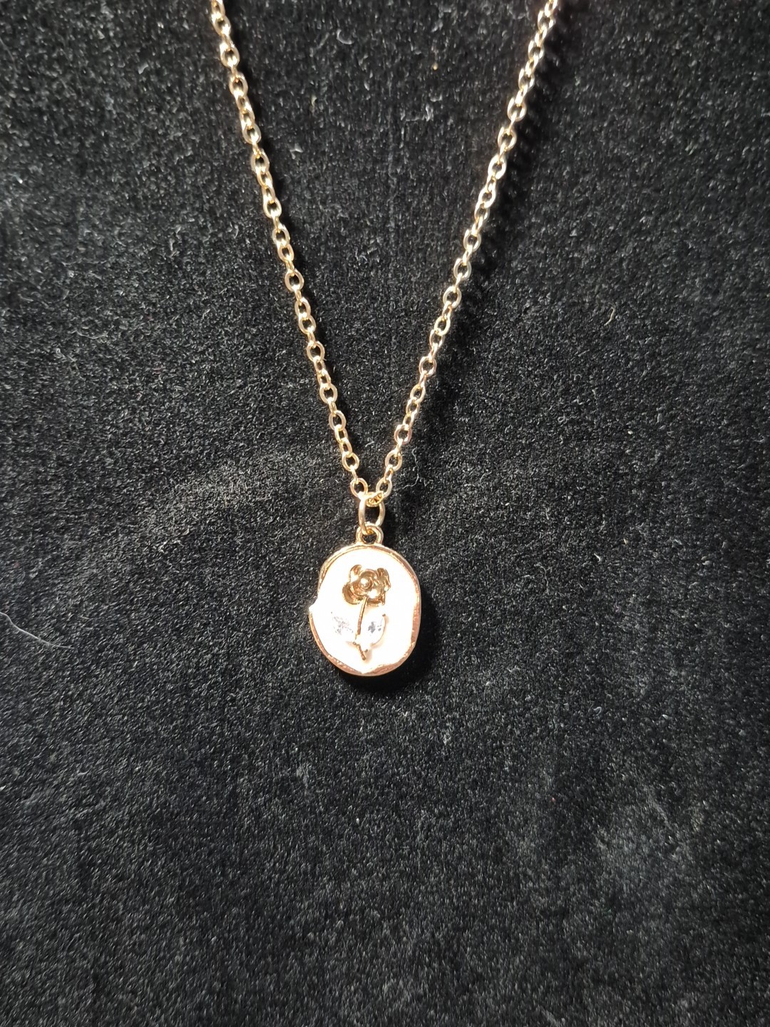 Gold Tone Rose Pendant Adjustable Fashion Necklace 15″-17″