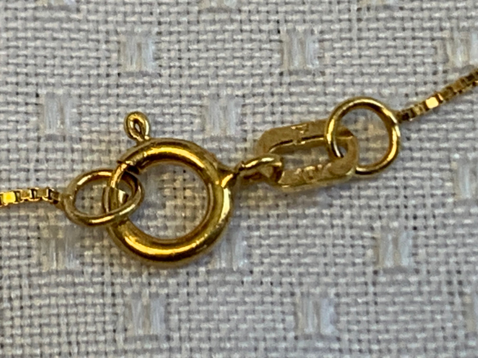 10K Yellow Gold Necklace 2.7g Jewelry 18″ Box Chain Curved Orange Stone *READ*