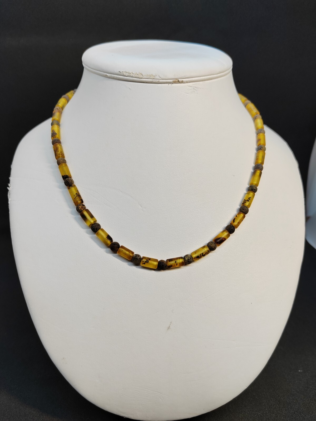 Baltic Amber Necklace for unisex adults, cilinder-round beads 45 cm