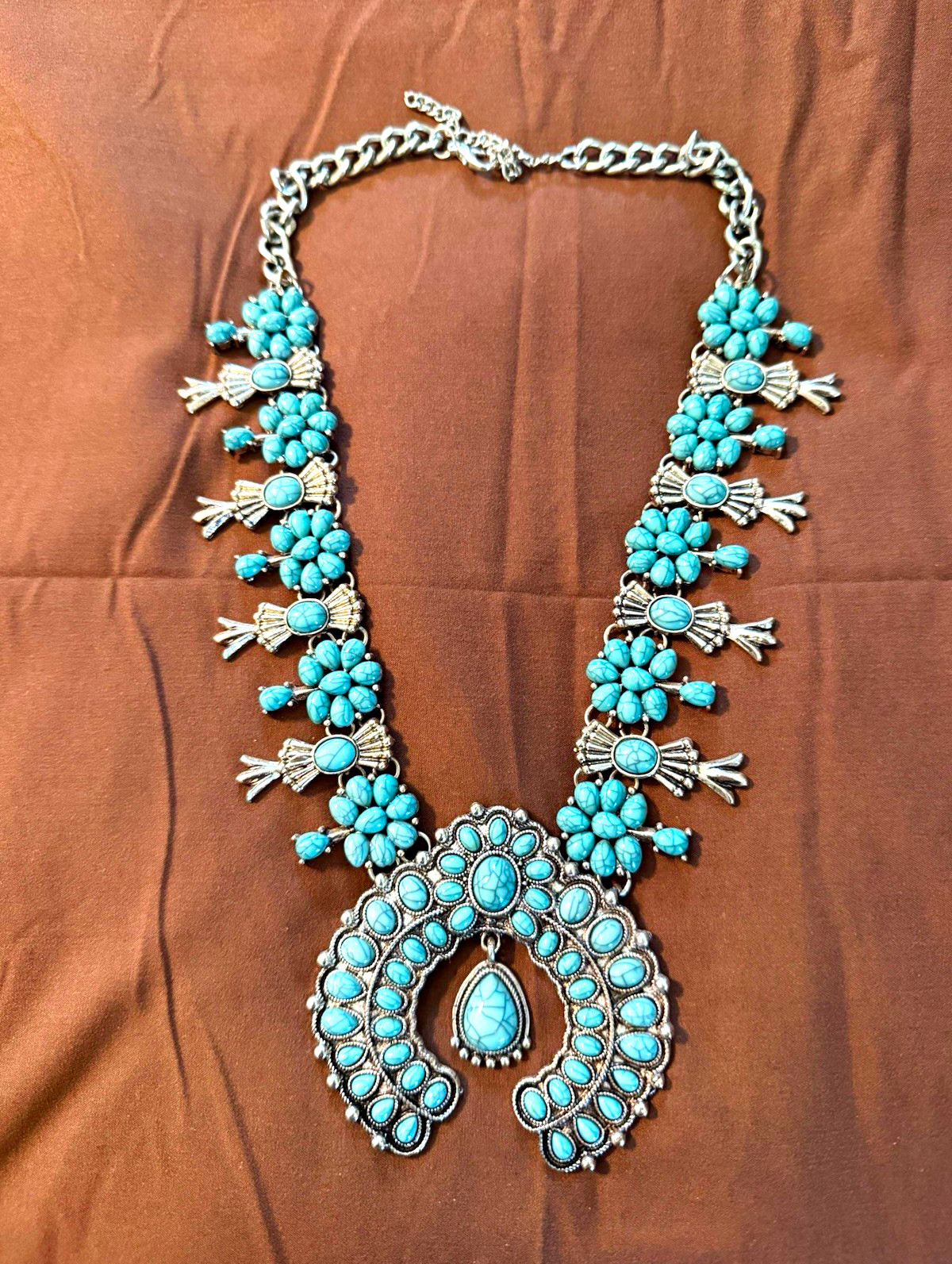 Turquoise Color Horseshoe Pendant Statement Necklace Silver-Tone Curb Chain