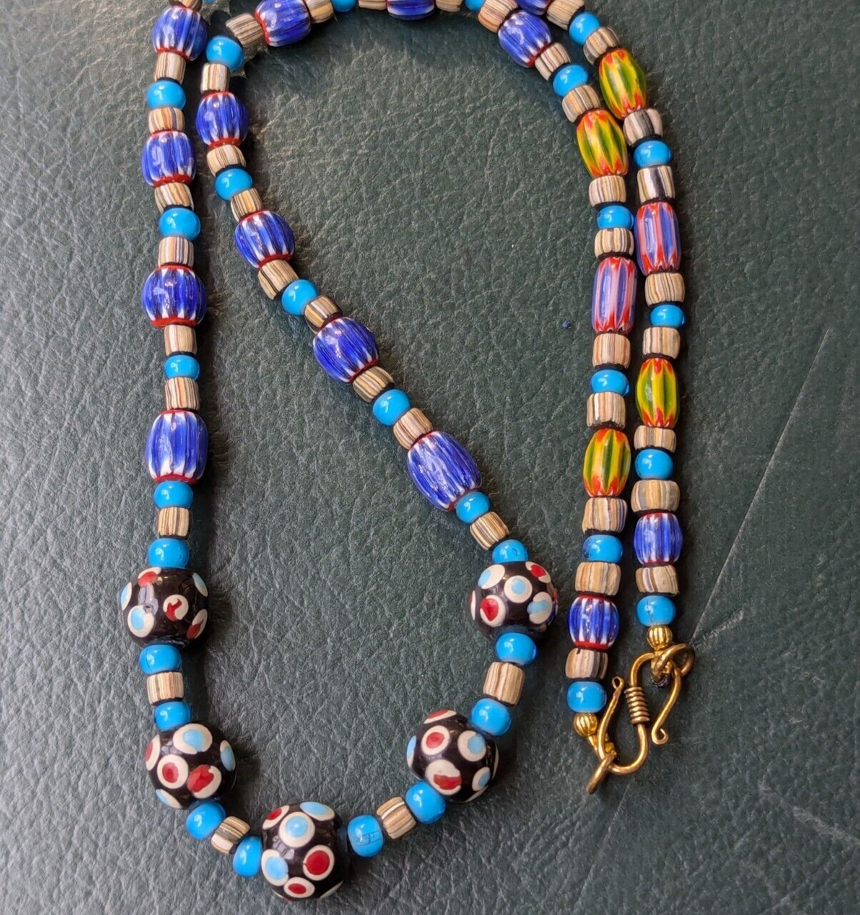MixGlass Chevron & whiteHeart with EyesGlass Beaded Necklace