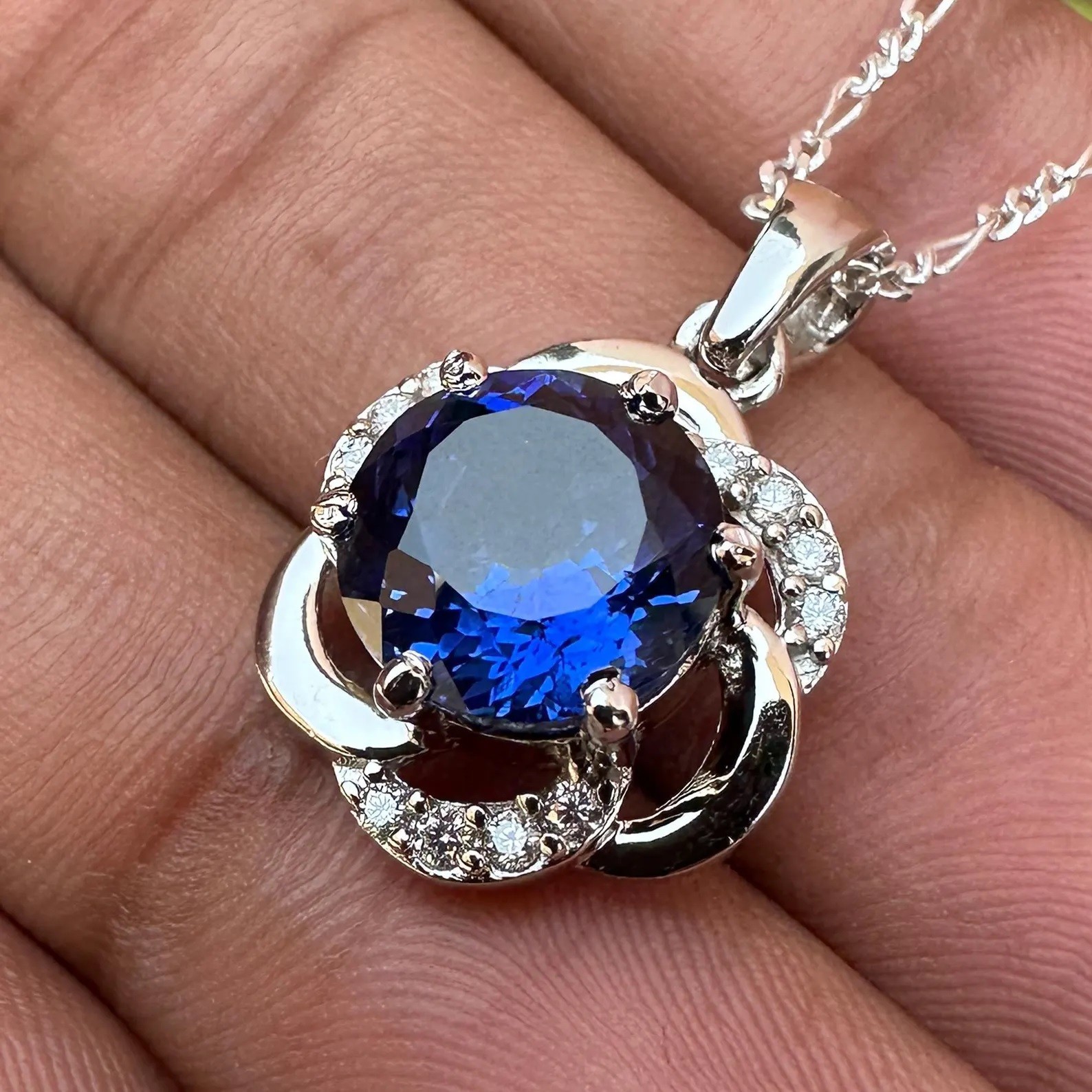 20 Ct Natural Blue Sapphire Flower Halo Pendant 925 Silver Necklace with Chain
