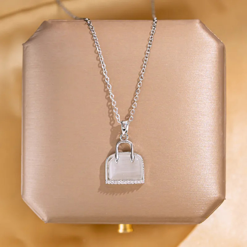 Elegant Shell Elk Necklace 18K Gold Plated Stainless Steel