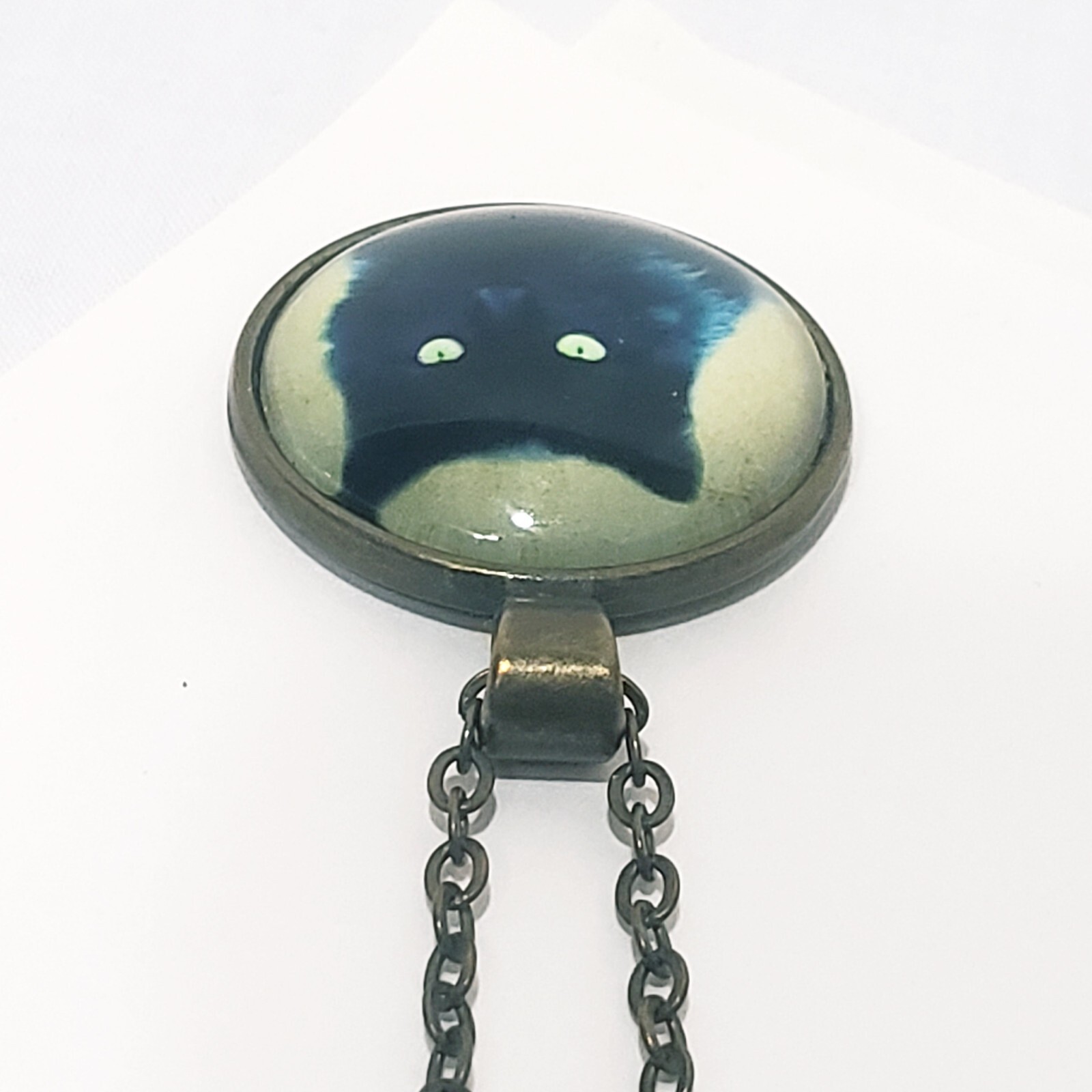 Black Cat Photo Circle Pendant Metal Chain Necklace 24″ Yellow Bronze