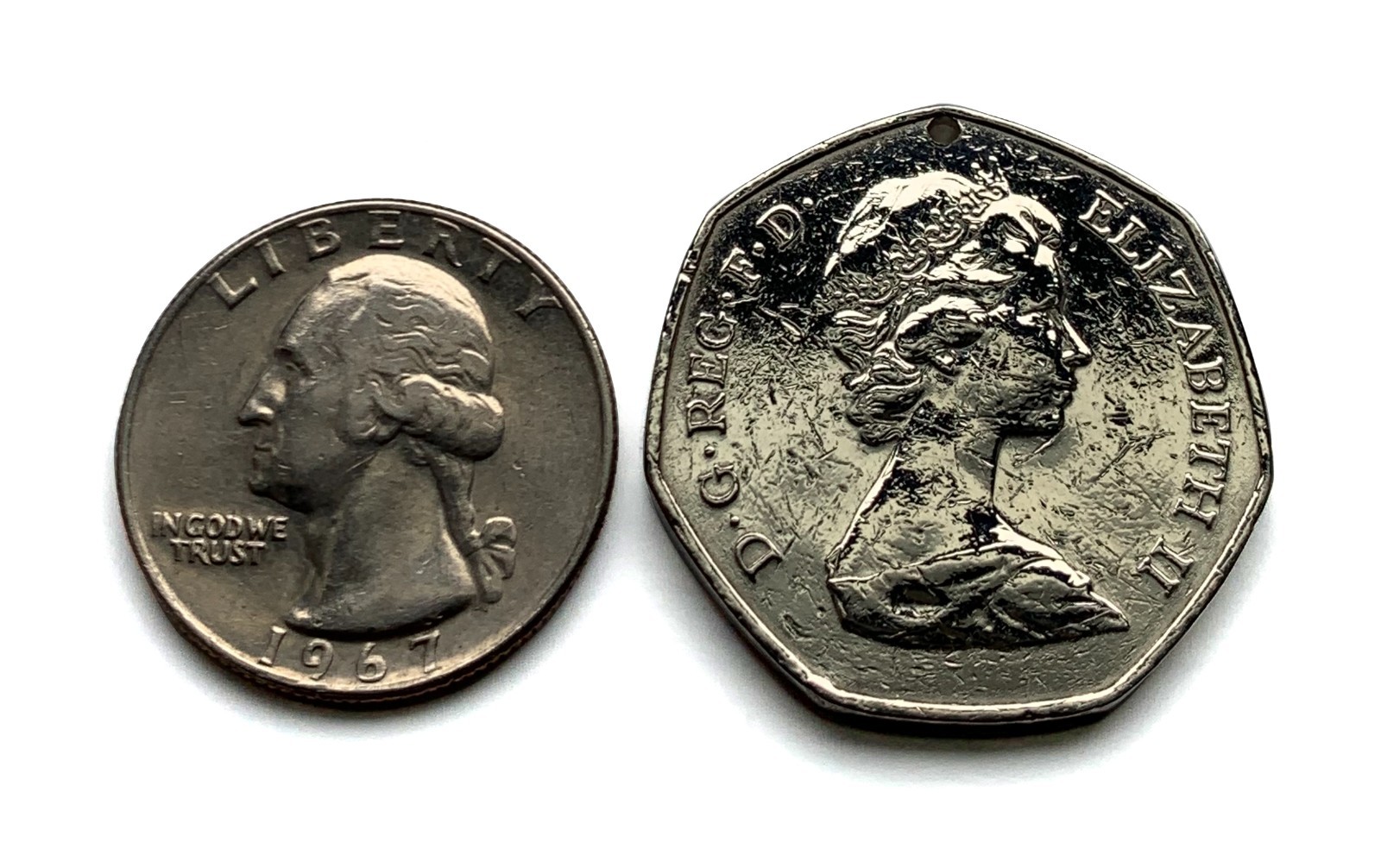 1973 United Kingdom 50 coin pendant 9 hands European Economic Community k000030