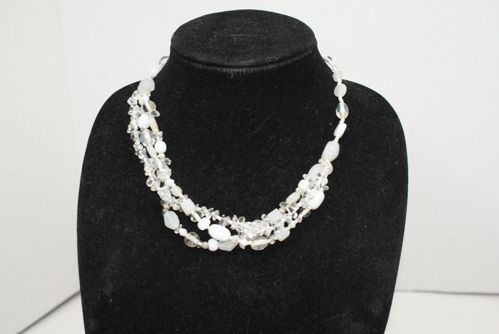 Silvertone Multi Drape 32″ Chain Necklace 18″ White Beaded 16″ Choker Lot of 3