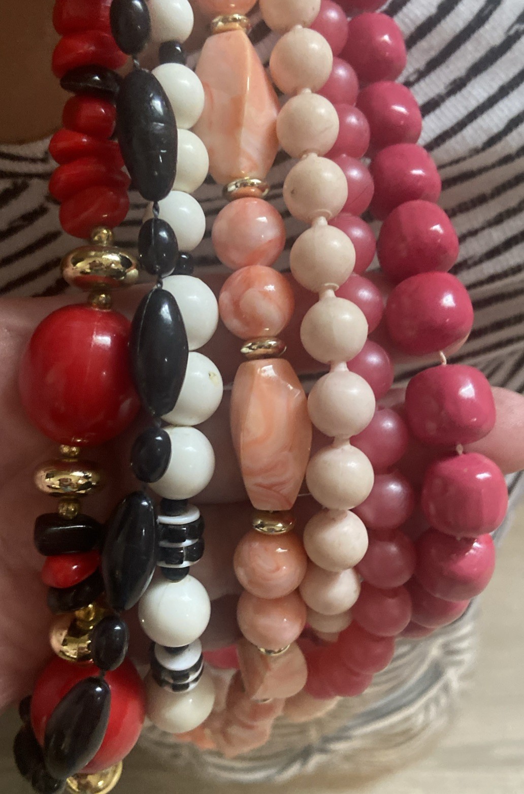 Lot/7 VTG Fashion Jewelry Beaded Necklaces-colors/length varies