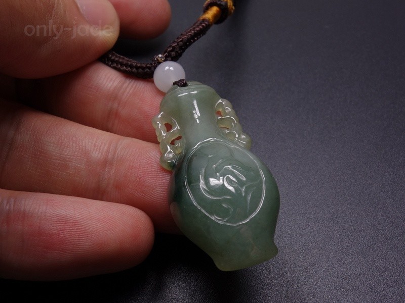 Certified Grade A 100% Natural Green Jadeite Jade Pendant Hand-carved Vase 11119