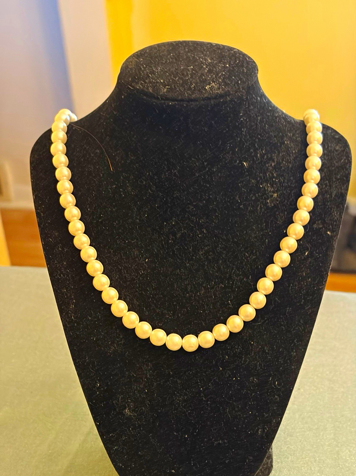 White Simulated Imitation Pearl Round Beaded Strand Necklace – Ball/Bead Chain