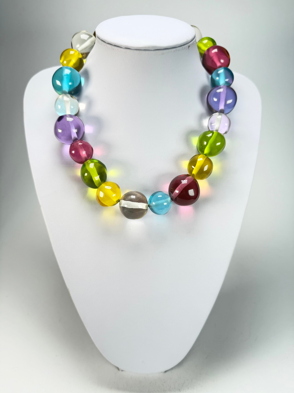 Jackie Brazil “Large Spheres” Transparent Paris Mix Short Abstract Necklace 50cm