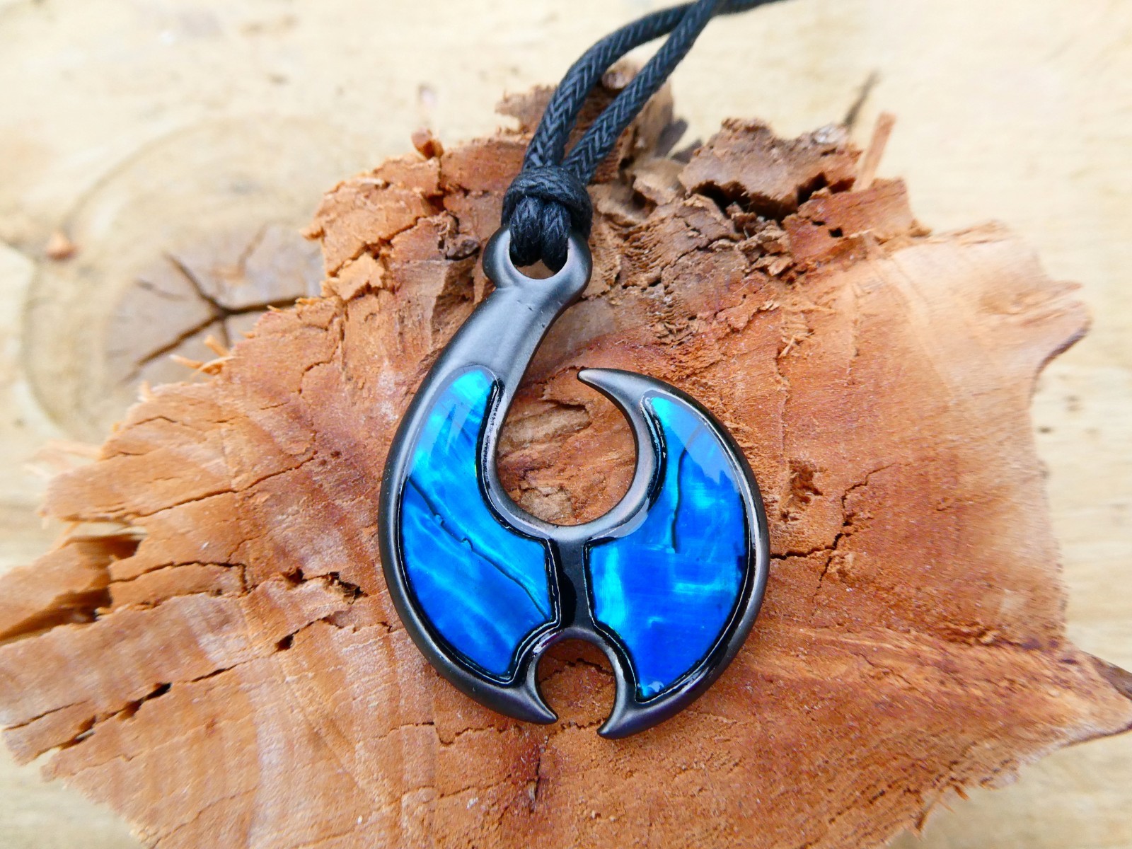 New Zealand Abalone Paua Shell Maori Koru Pendant 18″/46cm Black Cord Necklace