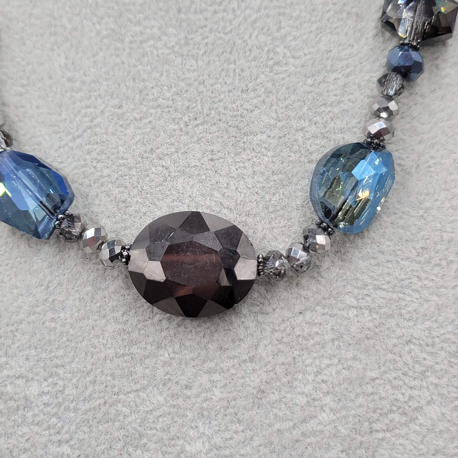 Purple Blue Crystal Bead Necklace Silver tone Sparkle! 18″ – 20″